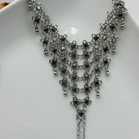 Metal Flower Ring Bracelet - Picture 4 of 6